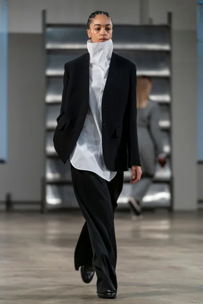 Look 5